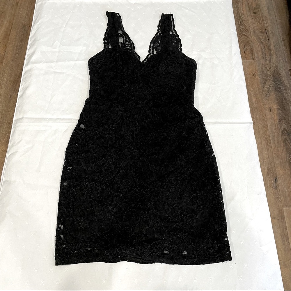 TOPSHOP - Black lace dress